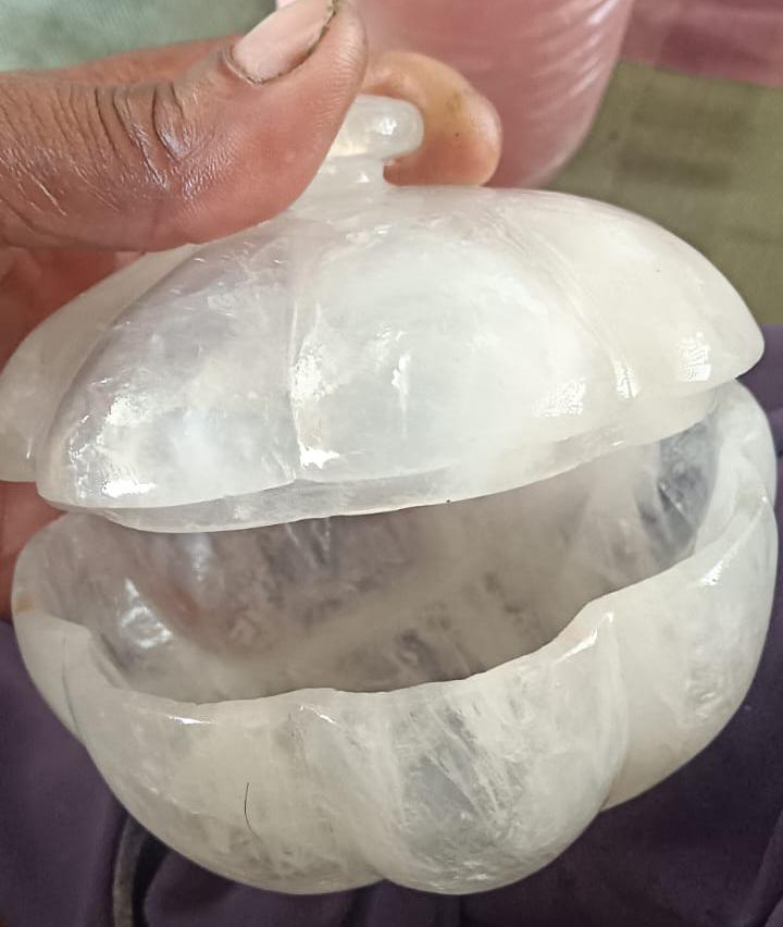 Crystal Flower Mughal Bowl – Handcrafted Natural Crystal Decorative Storage Bowl for Luxury Décor & Gifting