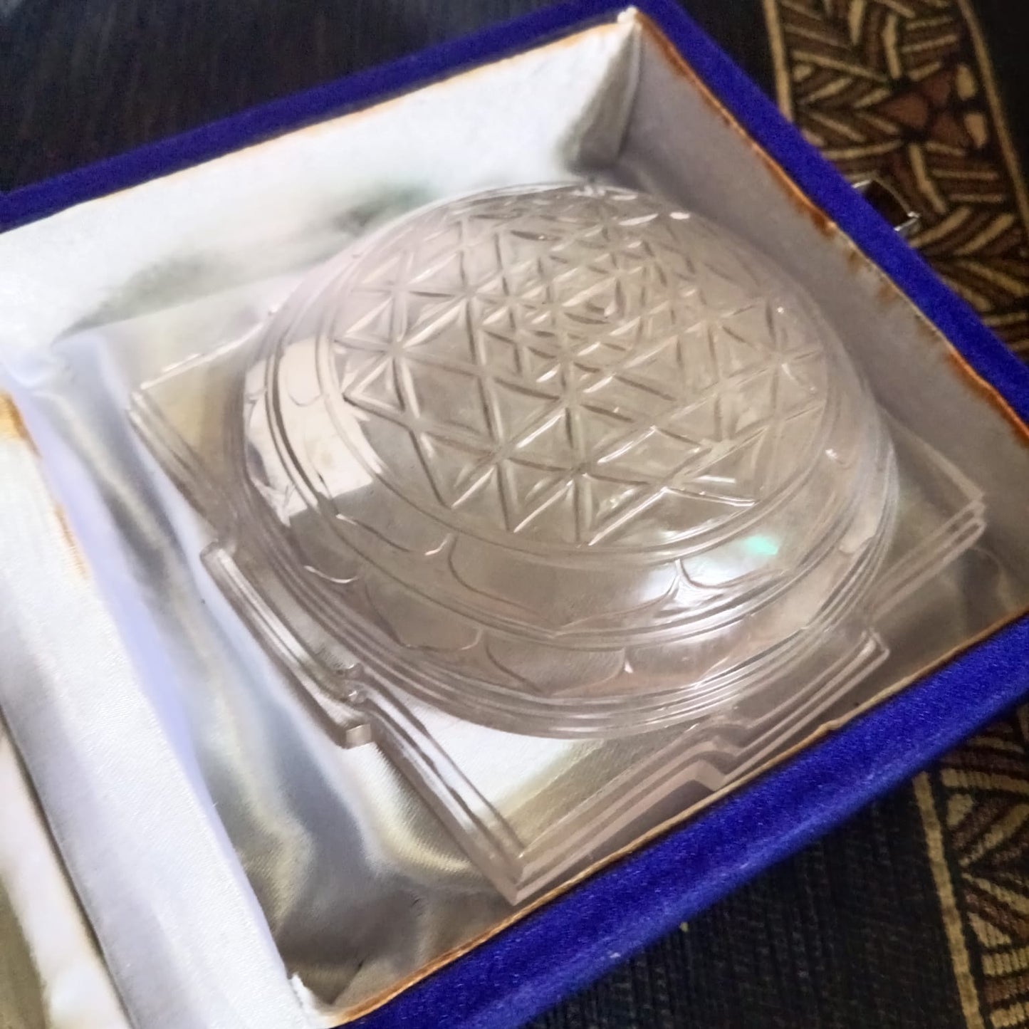 Natural Clear Quartz Shree Yantra | Hand-Carved Sacred Geometry Crystal | 992g | Luxury Vastu & Meditation Décor